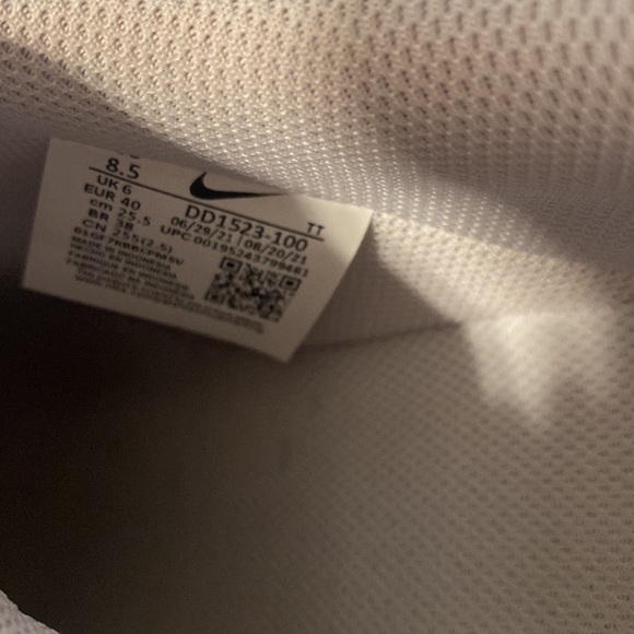 Nike Air Force 1 White/Metallic/Silver-Black - Picture 6 of 6